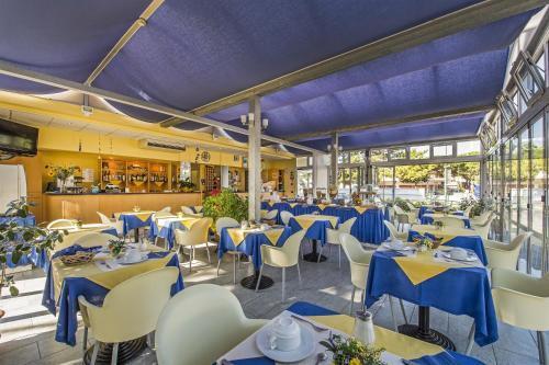 Hotel Minerva Lignano Sabbiadoro Exteriör bild
