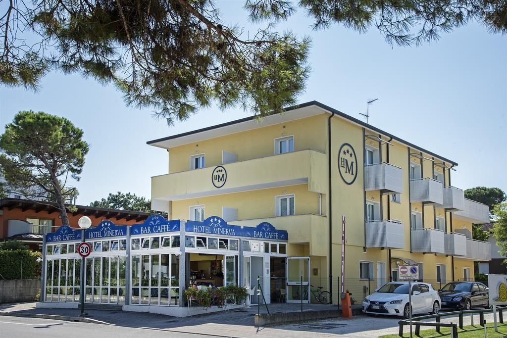 Hotel Minerva Lignano Sabbiadoro Exteriör bild