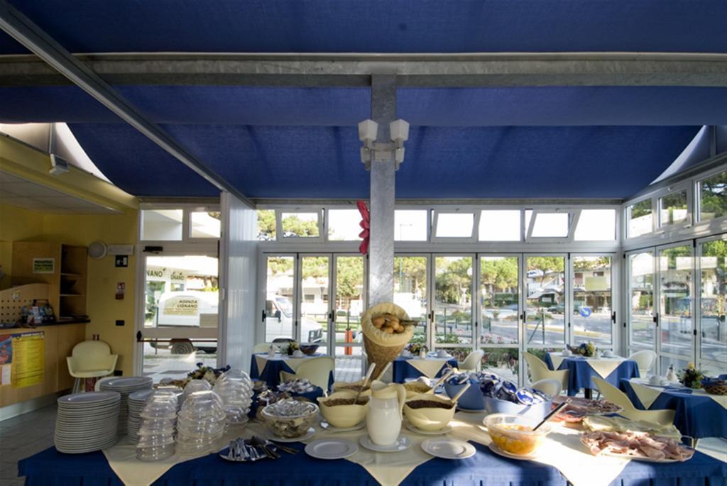 Hotel Minerva Lignano Sabbiadoro Exteriör bild